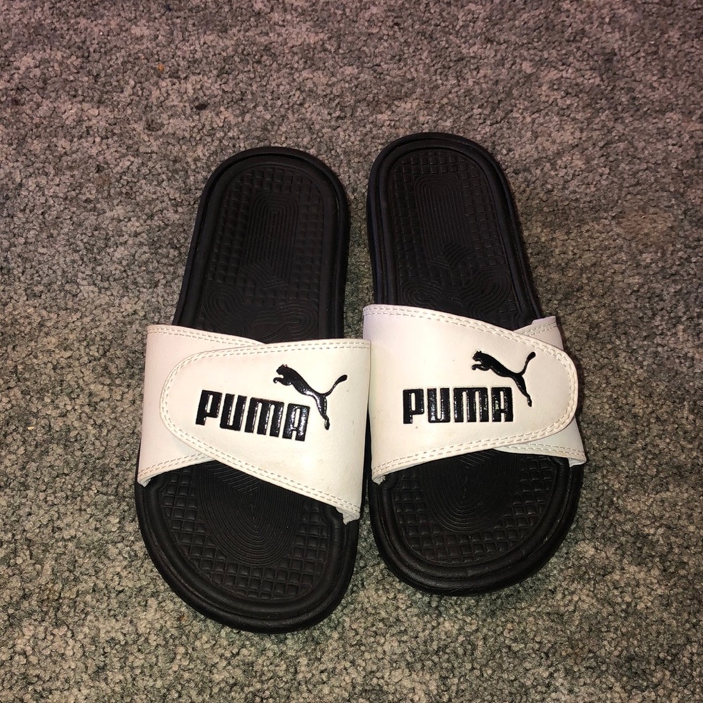 Puma Slides HOLD
